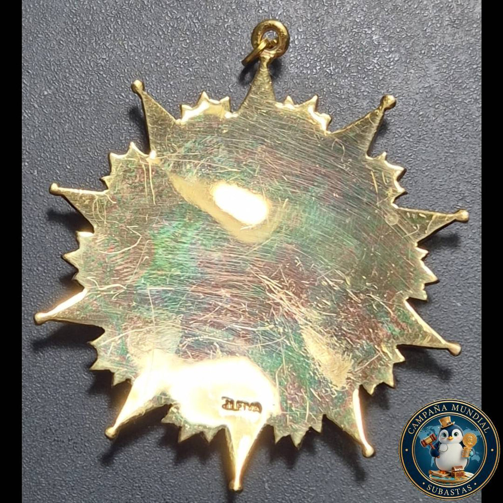 A1033 MEDALLA CONDECORATIVA CON BERNARDO O´HIGGINS EN TONALIDADES DORADAS A CAFÉ.   GRAVADOR: J.LEIVA    CHILE