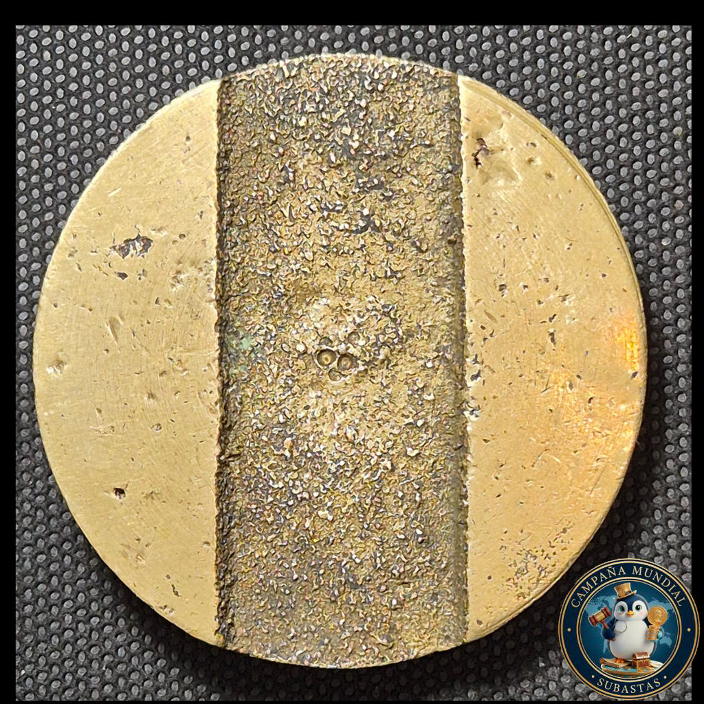 B1114 TEJO DE RAYUELA, UTILIZADO PARA EL TÍPICO JUEGO CHILENO CON EFIGE EN RELIEVE DE UN GUERRERO O CONQUISTADOR ESPAÑOL.