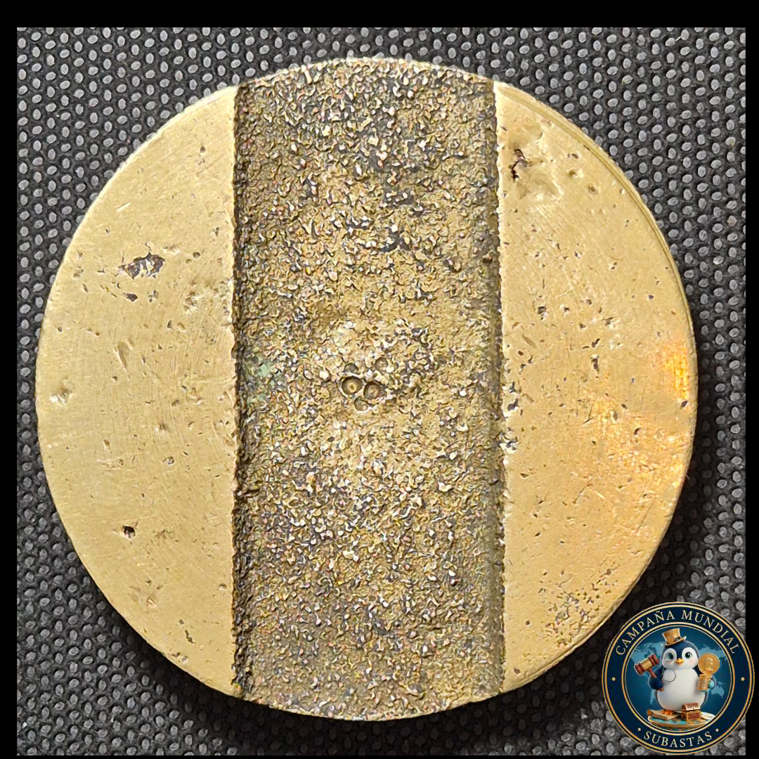 B1114 TEJO DE RAYUELA, UTILIZADO PARA EL TÍPICO JUEGO CHILENO CON EFIGE EN RELIEVE DE UN GUERRERO O CONQUISTADOR ESPAÑOL.