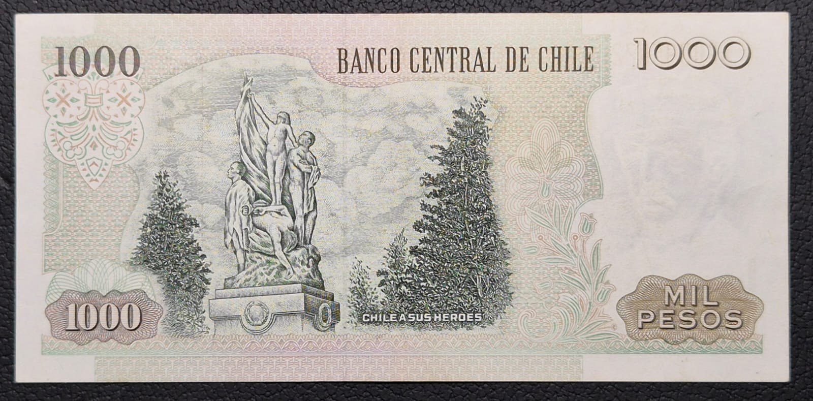 C358 .- BILLETE 1000 PESOS  AÑO:  2008  FIRMAS: DE GREGORIO-ZURBUCHEN  XF     CHILE