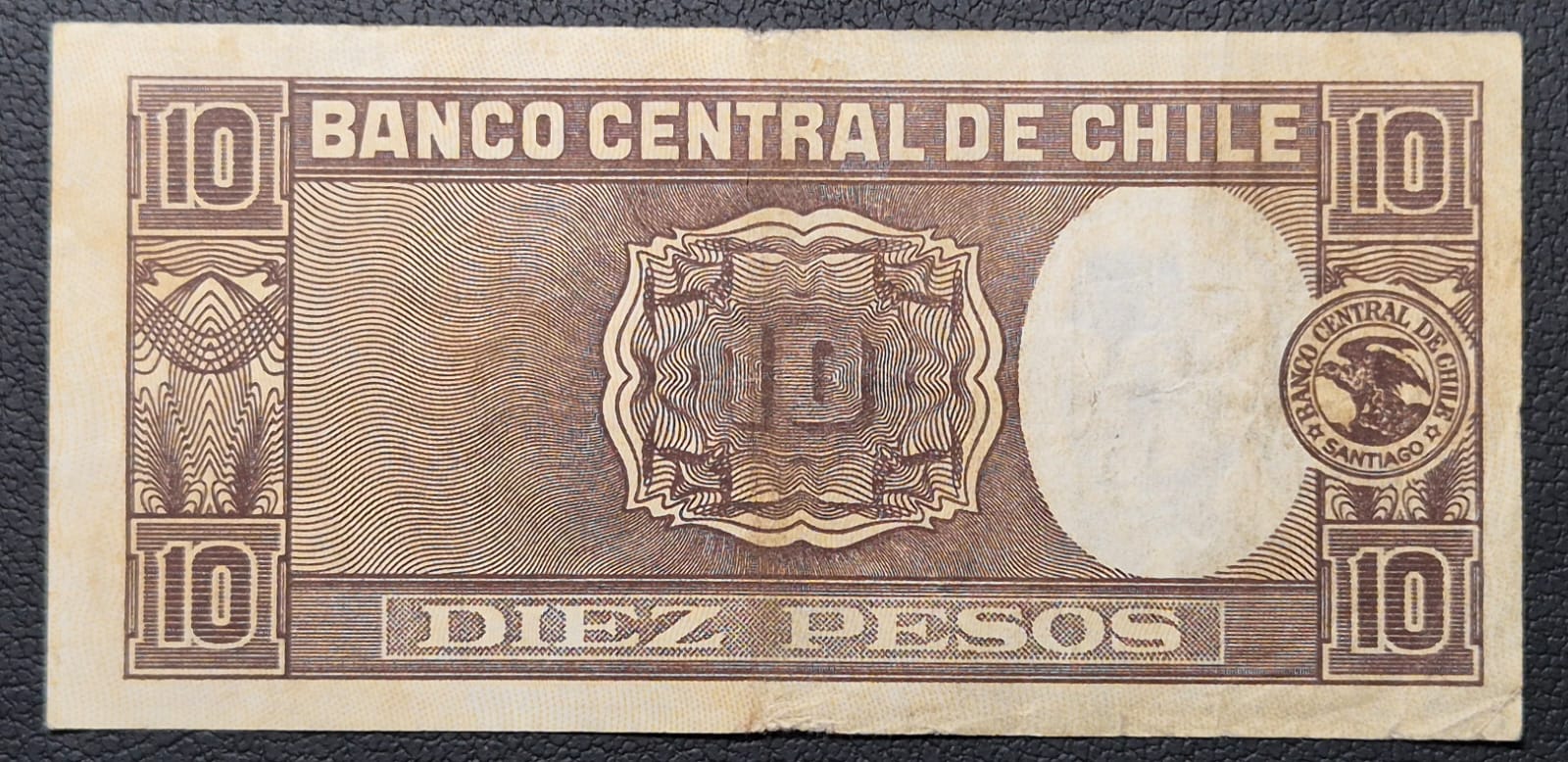C361 .- BILLETE DE 10 PESOS FECHADO: 27-VI-1945   FIRMAS OYARZÚN-MASCHKE  VF+  CHILE